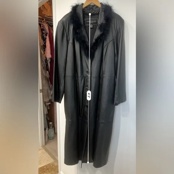 Centigrade Women’s 1X Black Leather Coat Faux Feather Collar and Zipper Pockets